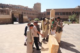 زار محافظ محافظة مأرب  المتحف الوطني - صورة إضافية 1